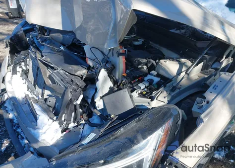 2025 Volvo Xc40 B5 Plus Dark Theme z USA, uszkodzony, nr VIN YV4L12UC5S2455442